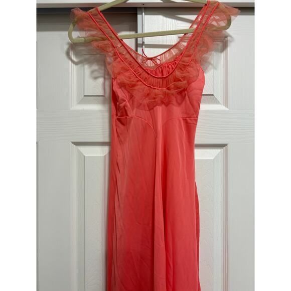 Vintage Carter's Du Pont Nylon Night Gown Slip Pink size XS Sleepwear Ruffles - Picture 4 of 6